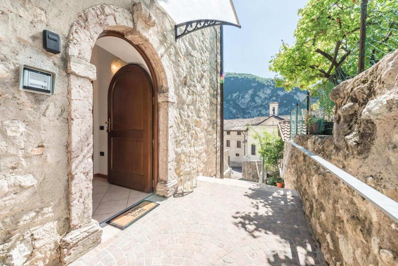 Appartamento Ania Vista Castello Tenno Exteriér fotografie