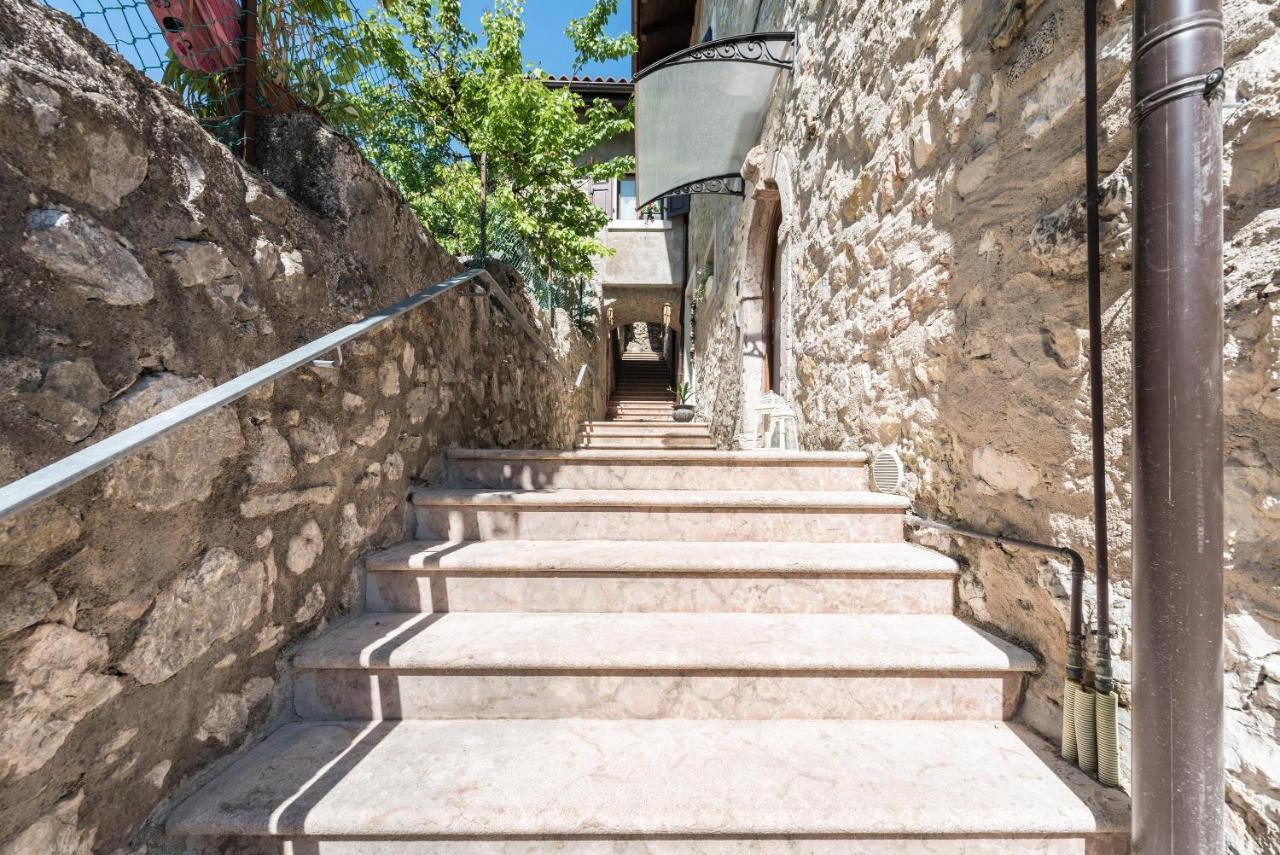Appartamento Ania Vista Castello Tenno Exteriér fotografie